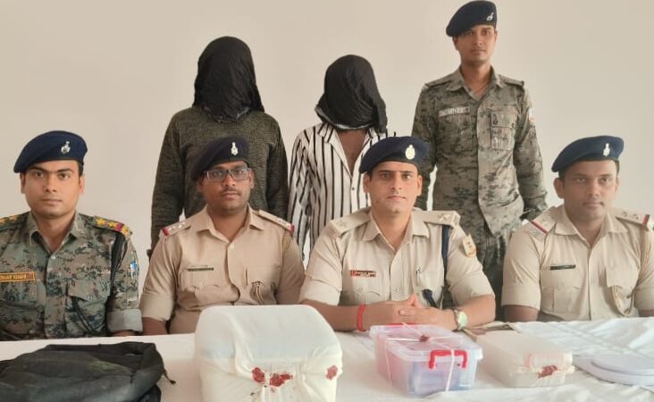 गुप्त सूचना पर पुलिस ने एक किलो गांजा सहित दो को गिरफ्तार किया 