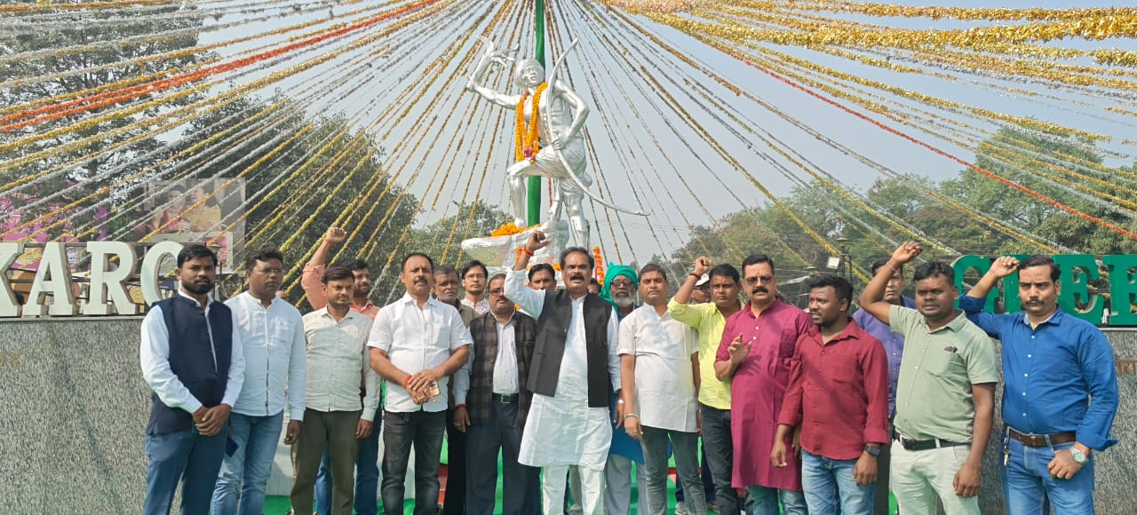 राज्य स्थापना दिवस के मौके धरती आबा को नमन:मंटू यादव