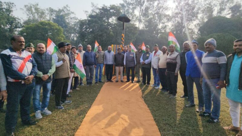 एतिहासिक विजय दिवस के 53वें वर्षगांठ पर बोकारो के पूर्व सैनिकों ने शहीद सैनिकों को दी श्रद्धांजलि 