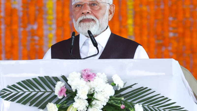 कश्मीर से कन्याकुमारी तक अब रेल से जुड़ा भारत: प्रधानमंत्री मोदी की विकास यात्रा