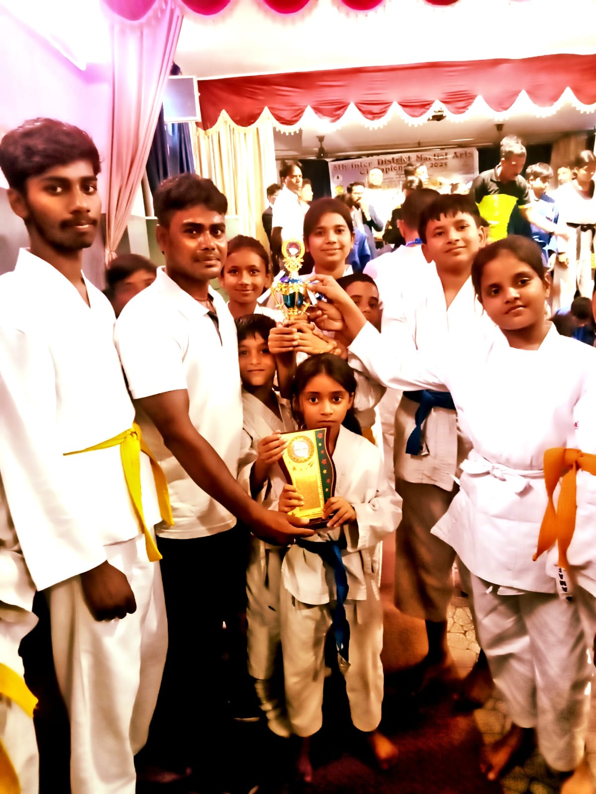  8वें इन्टर डिस्ट्रिक्ट मार्शल आर्ट्स टूर्नामेंट में बेस्ट फाइटर बालीडीह के नाम