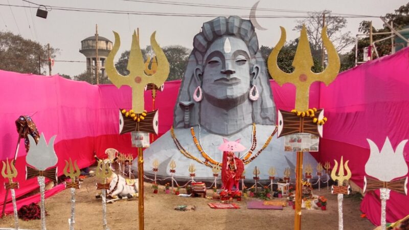 रेलवे गोल मार्केट का आदियोगी शिव पंडाल रहा चर्चा का विषय