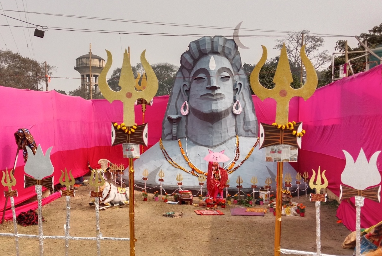 रेलवे गोल मार्केट का आदियोगी शिव पंडाल रहा चर्चा का विषय