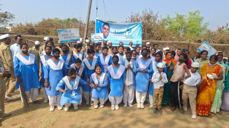 निरंकारी बाबा के जन्मदिन पर सेवादल ने जैनामोड़ में चलाया सफाई अभियान