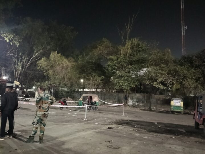 बोकारो रेलवे स्टेशन के ट्रेकर स्टैंड में गोलीमार युवक की हत्या