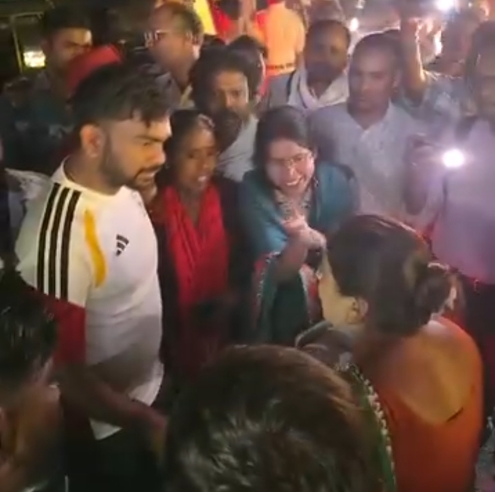 पुष्पा हत्याकांड को लेकर कैंडल मार्च विधायक जयराम महतो के इंट्री पर विरोध और हंगामा