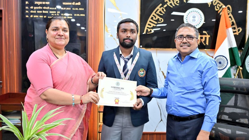 बोकारो के लाल सौरव ने अंतरराष्ट्रीय मंच पर बढ़ाया देश और जिले का मान, डीडी व विधायक ने किया सम्मानित