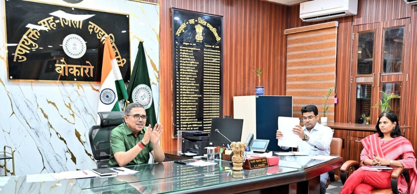 एएआई टीम ने बोकारो एयरपोर्ट निरीक्षण के बाद उपायुक्त से की भेंट