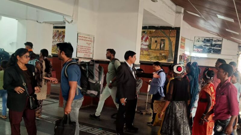 बोकारो रेलवे स्टेशन में चल रहा सघन टिकट जांच