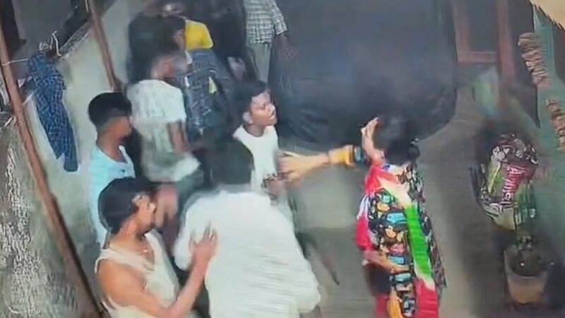चास में विवाद के बाद घर में घुसकर मारपीट का आरोप