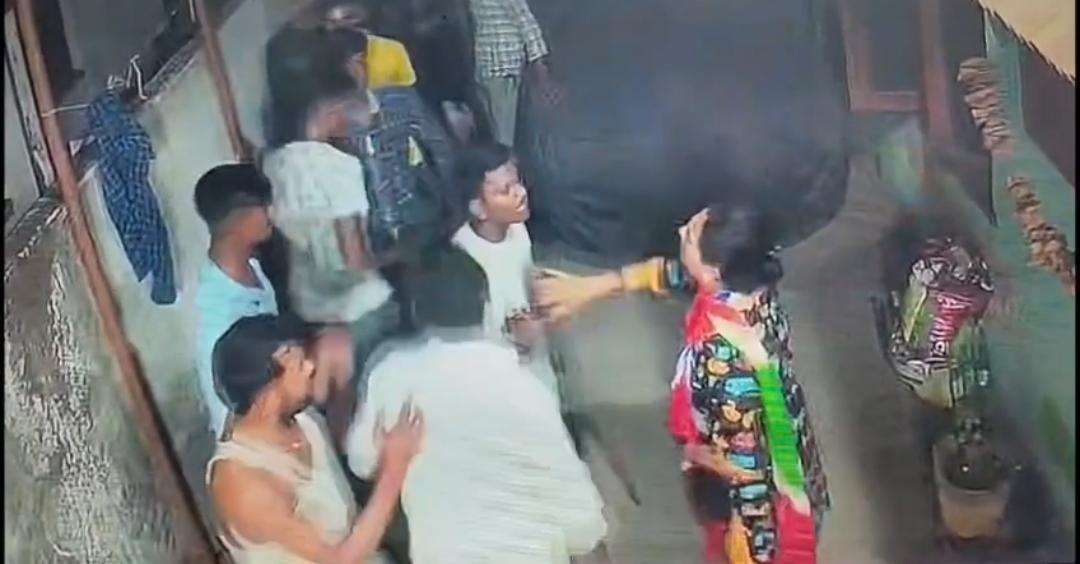 चास में विवाद के बाद घर में घुसकर मारपीट का आरोप