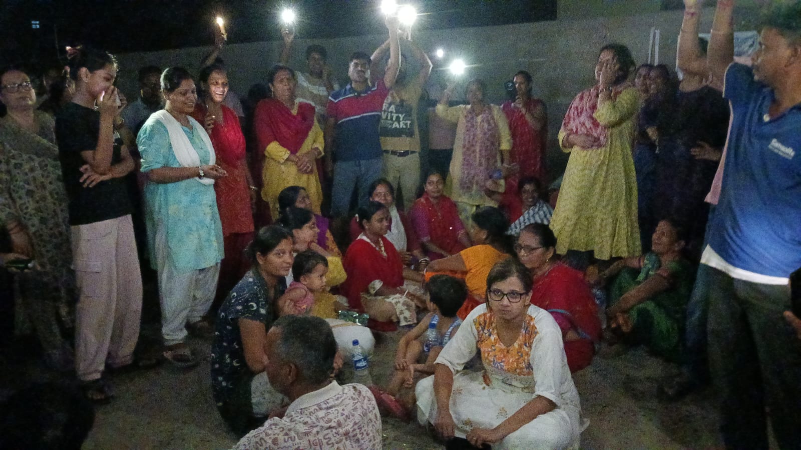 चास में चार दिनों से बिजली गुल, 500 घरों में जनजीवन प्रभावित लोगों ने किया सड़क जाम