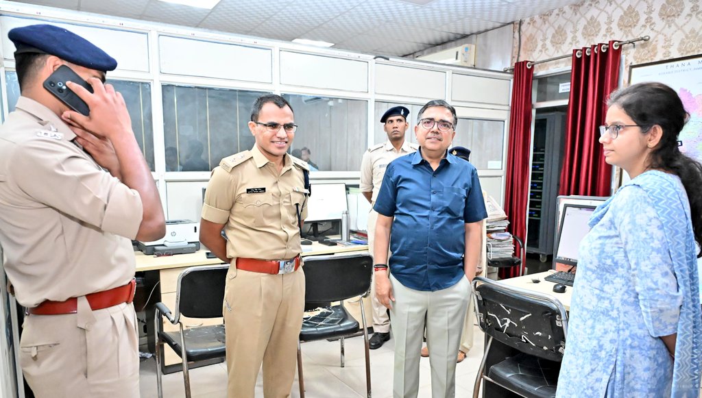बकरीद पर्व को लेकर डीसी – एसपी ने कंपोजिट कंट्रोल रूम एवं मिनी कंट्रोल रूम का लिया जायजा