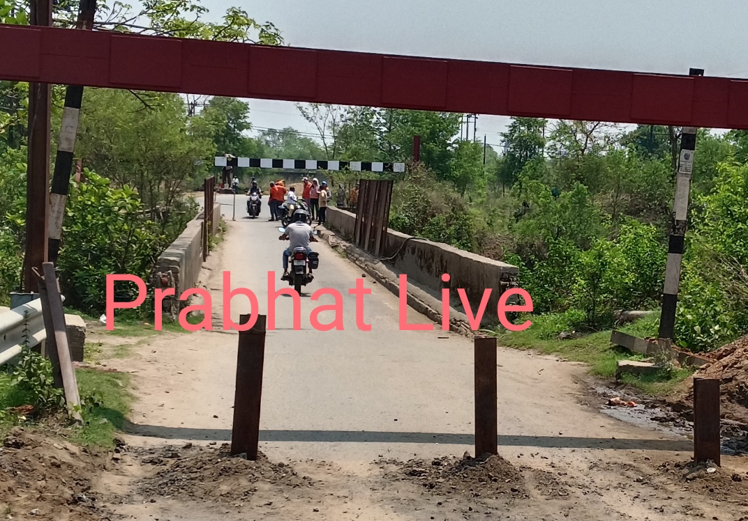 रेलवे की बैरिकेडिंग से बंद हुआ वैकल्पिक रास्ता, जाम के दौरान लोगों की बढ़ेगी परेशानी