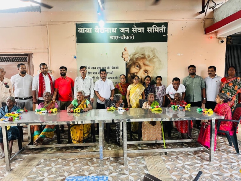 मातृ दिवस पर वृद्धाश्रम में सम्मान का अनोखा आयोजन, बुजुर्ग माताओं के चेहरे खिले
