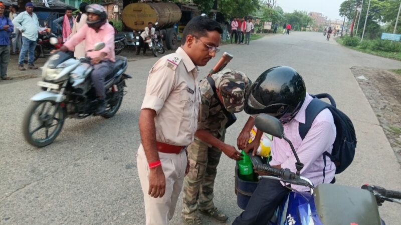 बालीडीह मोड़ पर पुलिस ने चलाया वाहन जांच अभियान 