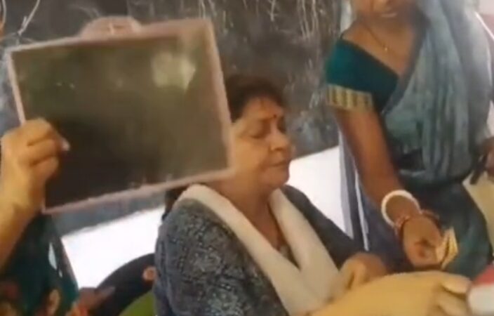 सत्यापन के नाम पर अवैध वसूली का वीडियो वायरल, प्रशासन पर उठे सवाल — जांच की मांग तेज