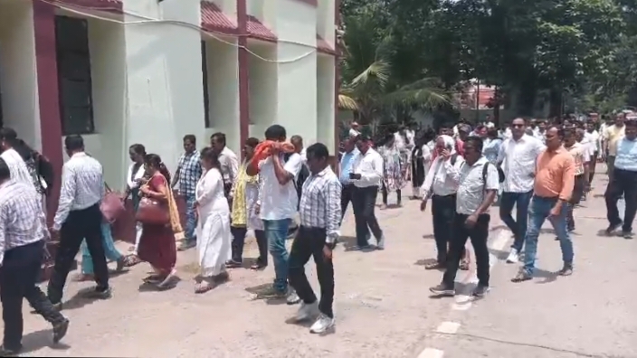 वेतन न मिलने से शिक्षकों का दर्द छलका, आर्थिक संकट गहराया
