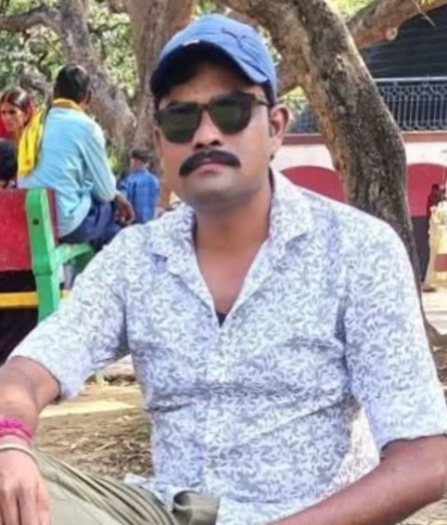 24 घंटे से युवक लापता, पुल के पास कपड़े और बाइक मिलने से बढ़ी चिंता