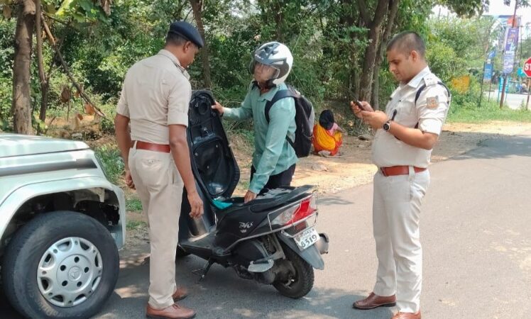 एसपी के आदेश पर बालीडीह थाना इंस्पेक्टर ने चलाया वाहन जांच अभियान