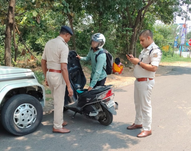एसपी के आदेश पर बालीडीह थाना इंस्पेक्टर ने चलाया वाहन जांच अभियान