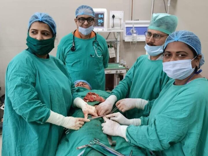 Bokaro Sadar Hospital : 50 वर्षीय महिला की सफल Hysterectomy Surgery, अब पूरी तरह खतरे से बाहर